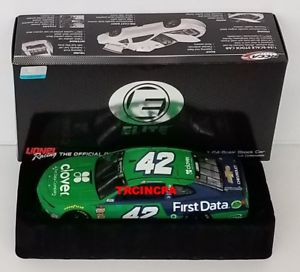【送料無料】模型車　スポーツカー　カイルラーソン＃クローバーデータエリートシボレーカマロkyle larson 2018 lionel 42 cloverfirst data elite chevy camaro zl1 124 free