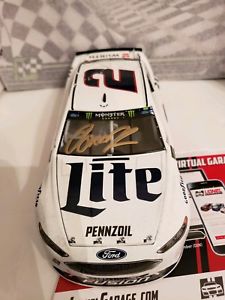 【送料無料】模型車　スポーツカー　ブラッド＃サインミラーレース2018 brad keselowski 2 autographed miller lite advance auto clash race win 124