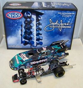 【送料無料】模型車　スポーツカー　アクションシボレーカマロコートニー124 2016 action nhra chevy camaro funny car traxxas courtney force 1709 nib