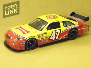 【送料無料】模型車　スポーツカー　トヨタカムリリトルデビーアンブローズ＃124 toyota camrylittle debbie mambrose 2009 47 nascars 4709cch2mald