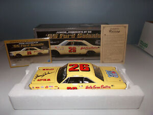 【送料無料】模型車　スポーツカー　ジョンソン＃フォードレーシングサイン124 junior johnson 26 1965 ford galaxie university of racing autographed nib 20,866円