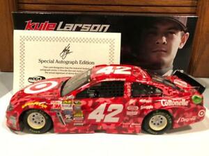 【送料無料】模型車　スポーツカー　アクションカイルラーソン＃ターゲットサイン＃2014 action kyle larson 42 target camo 124 autographed 003 of 200｜hokushin
