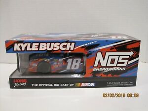 【送料無料】模型車　スポーツカー　エネルギーサインkyle busch 18 2016 nos energy drink autographed 124｜hokushin