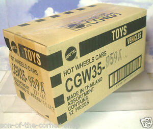 【送料無料】模型車　スポーツカー　ホットホイールスターウォーズヨーダベイダーキンケースsealed case of 12 hot wheels star wars cars r2d2yodavaderskywalkerchewbacca