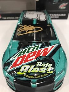 【送料無料】模型車　スポーツカー　20189ウイスキーbaja blastチェイスエリオットautographed2018 9 mountain dew baja blast chase elliott autographed｜hokushin