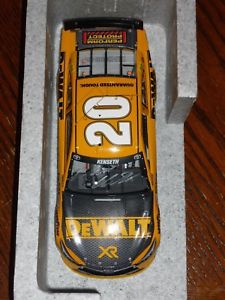 【送料無料】模型車　スポーツカー　マット＃エリートサインmatt kenseth 2015 20 dewalt elite autographed signed 124 car coa 21,735円