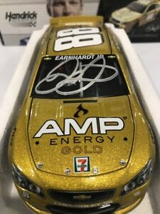 【送料無料】模型車　スポーツカー　デイルアーンハートジュニアエネルギーゴールドサイン2013 dale earnhardt jr amp energy gold autographed 20,866円