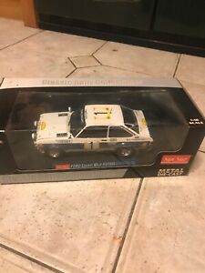 【送料無料】模型車　スポーツカー　サンスターフォードエスコートルピーサファリラリーsun star 118 ford escort mk2 rs1800 b waldegardh thorszelius 1977 safari rally