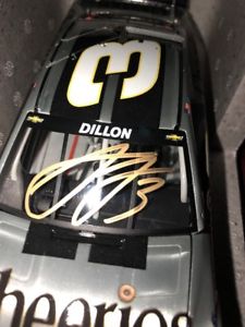 【送料無料】模型車　スポーツカー　サインオースティンディロンパックシリアルダイカスト＃autographed austin dillon 2015 cheerios 124 raw diecast 44 of only 72 made