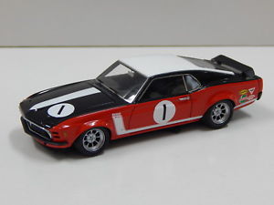 【送料無料】模型車　スポーツカー　フォードトランスムスタングフランクガードナーモデル143 ford trans am mustang frank gardner 1 armco model cars no 8