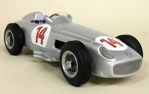 【送料無料】模型車　スポーツカー　スケールコケメルセデスベルギーモデルカーiscale 118 scale s moss mercedes w196 f1 1955 2nd belgian gp resin model car｜hokushin