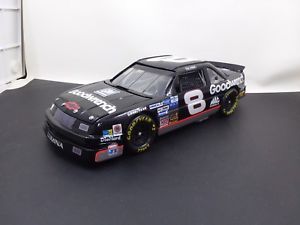 【送料無料】模型車　スポーツカー　1993デイルアンハート8 goodwrenchブッシュシリーズ124ダイカストrare 1993 dale earnhardt 8 goodwrench busch series 124 scale diecast car