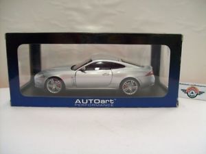 【送料無料】模型車　スポーツカー　ジャガークーペシルバーjaguar xkr coupe 2012, liquid silver, autoart 118, ovp