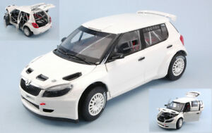 【送料無料】模型車　スポーツカー　skoda fabia ii fl s20002010118モデルabrexskoda fabia ii fl s2000 2010 gravel wheel white 118 model abrex