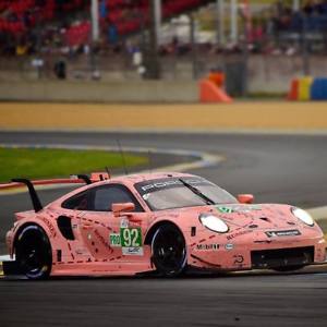 【送料無料】模型車　スポーツカー　ポルシェグアテマラピンクブタルマンファブリケーションporsche 911 gt3 pink pig le mans 2018 in 143 fabrication