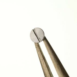 【送料無料】腕時計　コロナクラウンホイールネジpeseux 7040 7050 vite ruota corona crown wheel screw