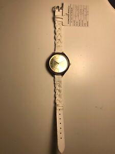 【送料無料】腕時計　ファッションユニークケースbeautiful womens fashion watch unique case