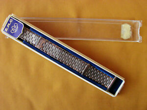 【送料無料】腕時計　ブレスレットドヌフウォッチストラップビンテージbracelet de montre zrc mtal neuf 1970 watch strap vintage seventies n3