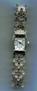 【送料無料】腕時計　ヴィンテージレディースクォーツgenuine vintage ladies gruen quartz watch t145