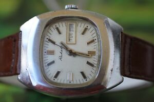 【送料無料】腕時計　＃ビンテージソビエトmen039;s vintage ussr raketa watch 17 jewels with double date