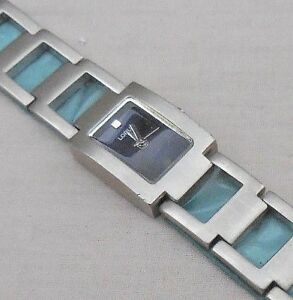 【送料無料】腕時計　レディ＃ブレスレット＃ancienne lorus v501 dame bombe au bracelet assorti d039;exposition d039;horlogerie