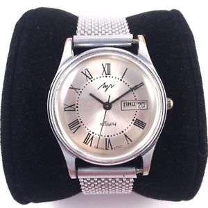 【送料無料】腕時計　ソブレスレットウォッチextremely rare soviet luch quartz watch with bracelet vgc *us seller* 1129
