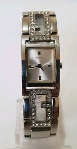 【送料無料】腕時計 レディースブレスレットウォッチguess ladies bracelet watch w75007l1