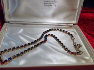 【送料無料】アクセサリー　ネックレスゴールドトーンリヴィエールネックレスun hermoso collar de oro tono riviere arlequn dcada de 1950muy raro