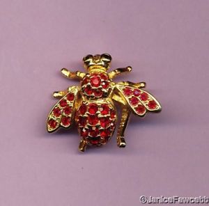 【送料無料】アクセサリー　ネックレスジョアンリバースガラスブローチjoan rivers rojo cristal broche de abeja