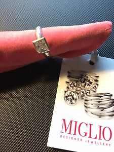 【送料無料】アクセサリー　ネックレススターリングシルバースワロフスキークリスタルスクエアリングanillo de plata esterlina vesubio con cristal de swarovski cuadrado