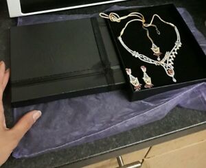 【送料無料】アクセサリー　ネックレスアジアネックレスセットイヤリングボックスティッカcollar de joyera de asiticos conjunto de regalo, pendientes tikka totalmente nuevo en caja de reg