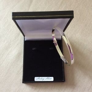 【送料無料】アクセサリー　ネックレスエッジ×レディースブレスレットソリッドスターリングシルバーplata esterlina slida 5 mm del grano edge x seoras brazalete en expansin