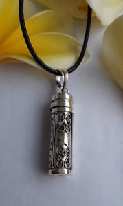 【送料無料】アクセサリー　ネックレスクリエイションアルジェントagnes creations pendentif mixte poison boite a secret a priere en argent