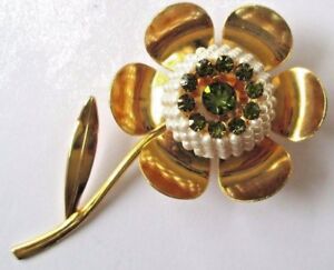 Broche Vintage Fleur En Cristaux Verts Et Perle Blanche - Couleur Or - Bon état