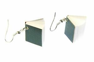【貨物輸送無料】付属物 頸飾り ブックペンダントイヤリングマニュアルリーダーグリーンブックlibro orecchini pendente miniblings manuali buchohrringe lettore lati book verde 男女兼用アクセサリー-ネックレス・ペンダント