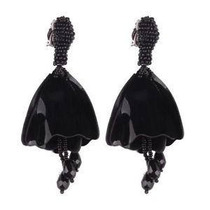 【送料無料】アクセサリー　ネックレス　イヤリングクリップミニブラックパールorecchini clip candeliere petalo resina mini perla nero artigianale j11