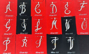【送料無料】アクセサリー　ネックレス　シルバーネックレスcollana donna in argento 925 e zirconi bianchi con lettera iniziale del nome