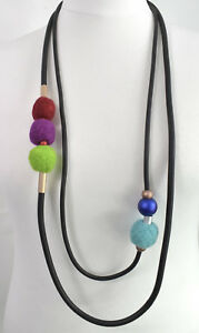 【送料無料】アクセサリー　ネックレス　ドイツデザイナーゴムネックレスフェルトeccentrico designer tedesca gomma e collana di feltro