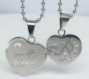 【送料無料】アクセサリー　ネックレス　ギターステンレススチールペンダントパートナーネックレスcollana per coppia chitarra musicali cuore acciaio inox 2 ciondolo partner gg56