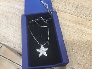 【送料無料】アクセサリー　ネックレス　ネックレススワロフスキースワンインチcollana swarovski nuovi originali con il cigno sulle it 18 pollici di lunghezza