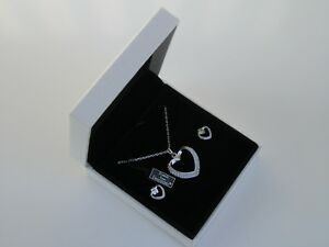 【送料無料】アクセサリー　ネックレス　ペンダントスワロフスキーエレメントイヤリングチェーンciondolo di swarovski elements cuore e orecchini catena 17 19