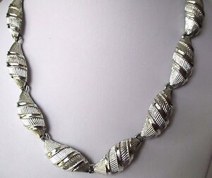 【送料無料】アクセサリー　ネックレス　コリアーデコレリーフビンテージアルジェントcollier ancien dco relief bijou vintage couleur argent sign coro imposant 567