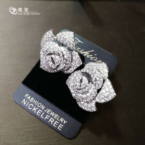 【送料無料】アクセサリー　ネックレス　イヤリングノミシルバーorecchini chiodi pulci argento ingrosso fiore camelia oro cz g4 26