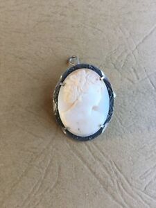 【送料無料】アクセサリー　ネックレス　broche pendentif mtal avec cam