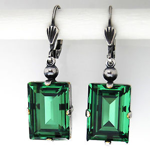 【送料無料】アクセサリー　ネックレス　イヤリングスワロフスキークリスタルシルバーgrevenkmper orecchini cristallo swarovski argento rettangolo 14 mm verde erinite