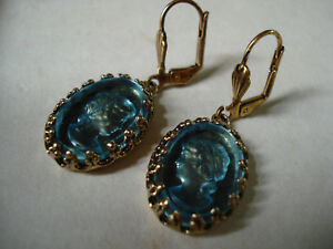 【送料無料】アクセサリー　ネックレス　ガラスカボションヘッドgemme vetrokamee cabochon donne testa nella versione gldener mareblu