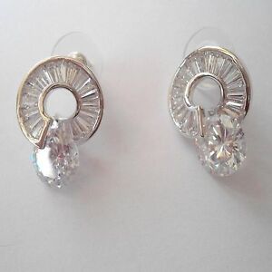 【貨物輸送無料】付属物 頸飾り イヤリングローブスパイラルホワイトシルバーカラーorecchini  donna lobo spirale colore argento con zirconi bianchi  69 m ジュエリー・アクセサリー-男女兼用アクセサリー