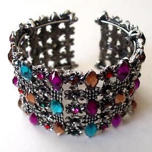 【送料無料】アクセサリー　ネックレス　カフスレーブシルバーbracciale alla schiava elastico donna colore argento con cristalli colorati 25 c｜hokushin