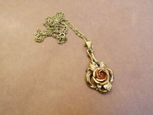 【貨物輸送無料】付属物 頸飾り ペンダントローズチェーン  wundersch ne catena con ciondolo rose colori oro bigiotteria ネックレス・ペンダント-ジュエリー・アクセサリー