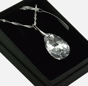 【送料無料】アクセサリー　ネックレス　ネックレススワロフスキークリスタルナシ925 collana dargento realizzato con cristalli swarovski * comet cal * pera 1628｜hokushin 13,125円